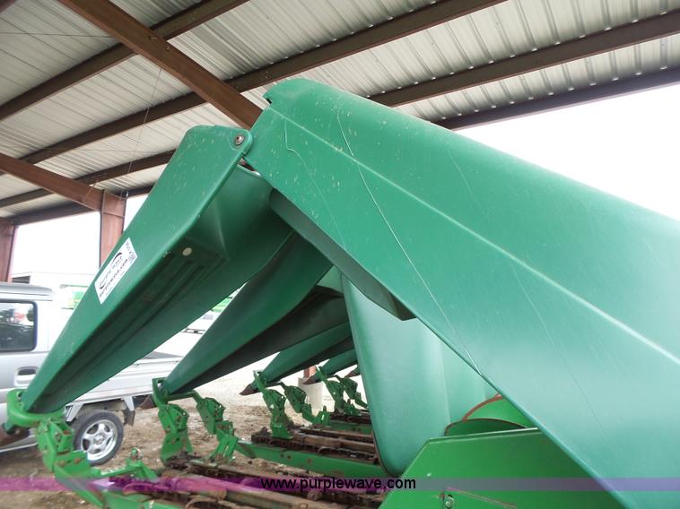 image for item K5730 1998 John Deere 693 corn head