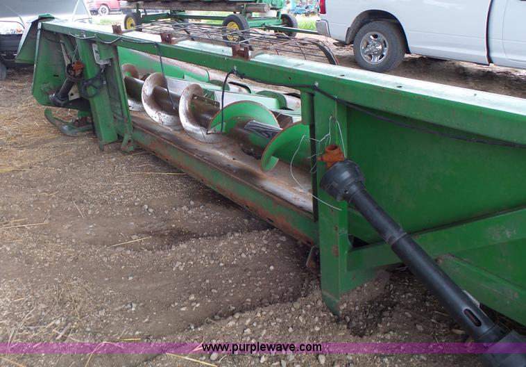 image for item K5731 John Deere 643 corn head