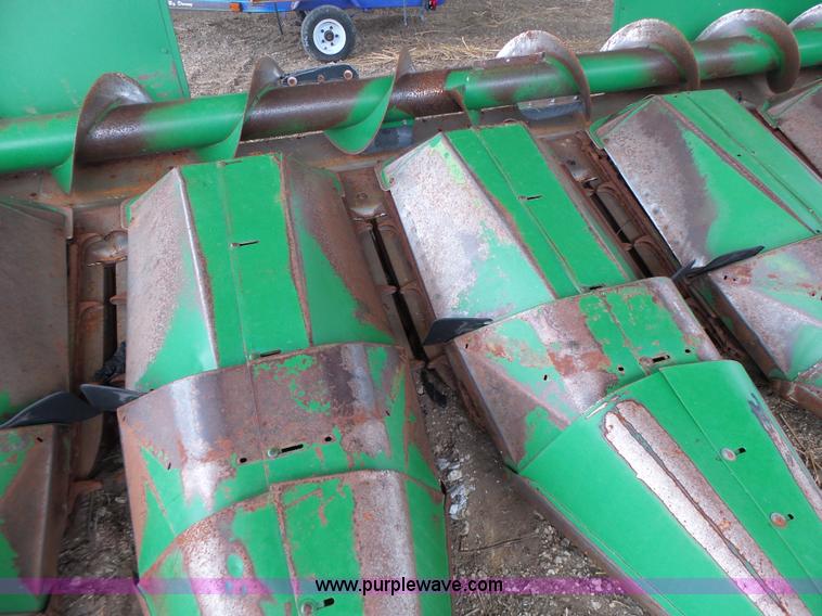 image for item K5731 John Deere 643 corn head