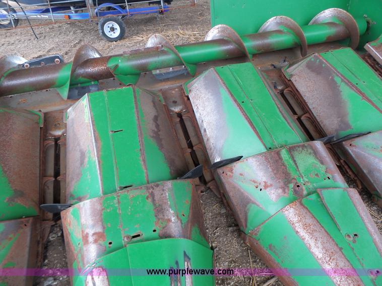 image for item K5731 John Deere 643 corn head