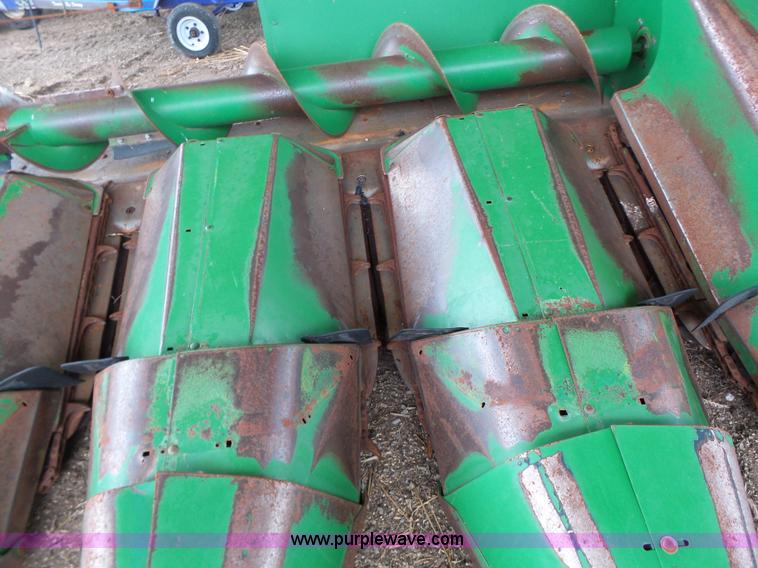 image for item K5731 John Deere 643 corn head