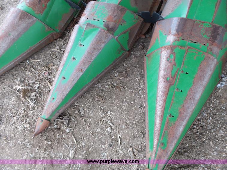 image for item K5731 John Deere 643 corn head
