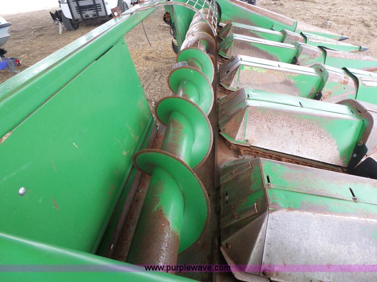 image for item K5731 John Deere 643 corn head
