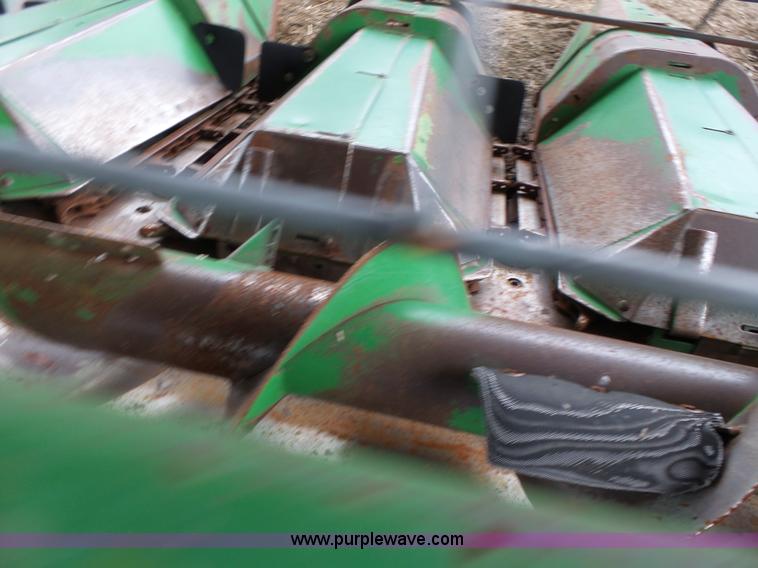 image for item K5731 John Deere 643 corn head