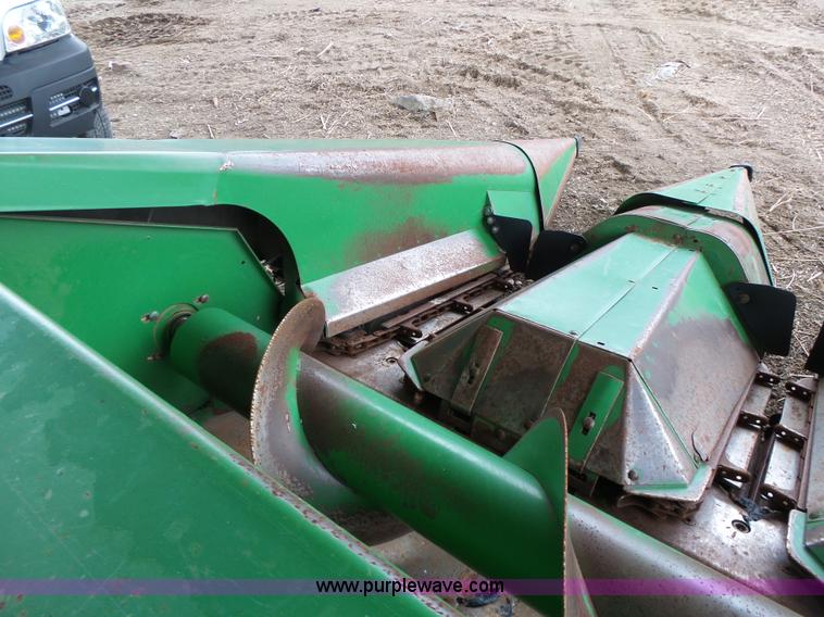 image for item K5731 John Deere 643 corn head