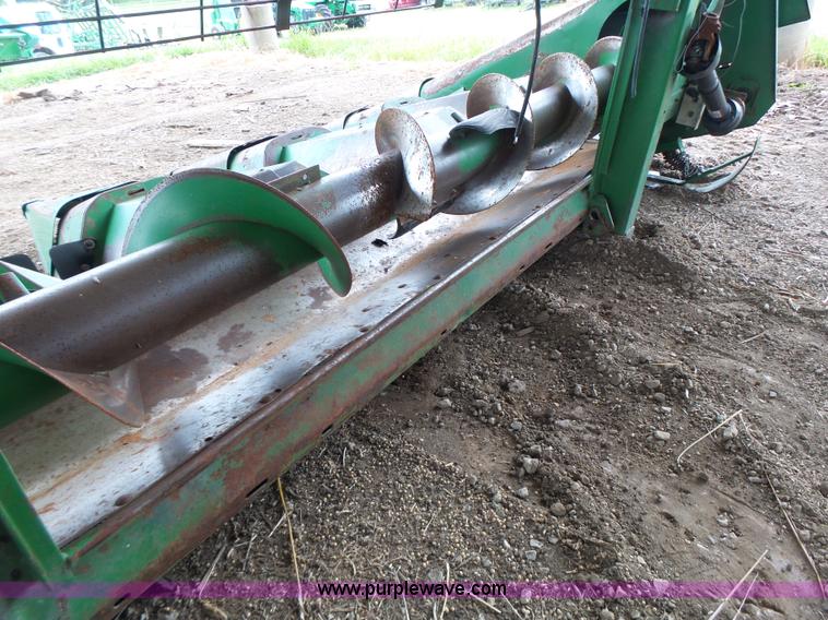 image for item K5731 John Deere 643 corn head