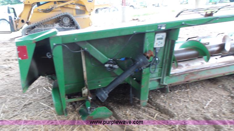 image for item K5731 John Deere 643 corn head