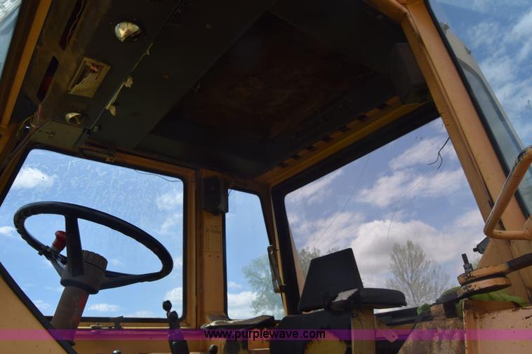 image for item K6733 Case 1270 Agri King tractor