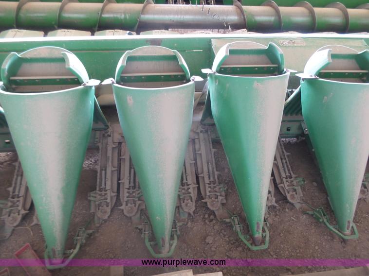 image for item K8442 John Deere 1293 corn head