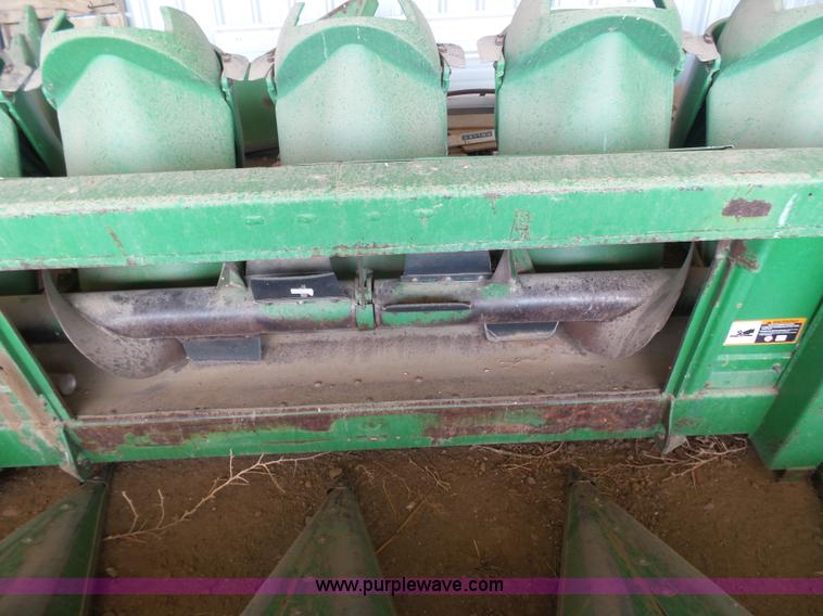 image for item K8442 John Deere 1293 corn head