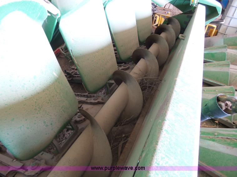 image for item K8442 John Deere 1293 corn head