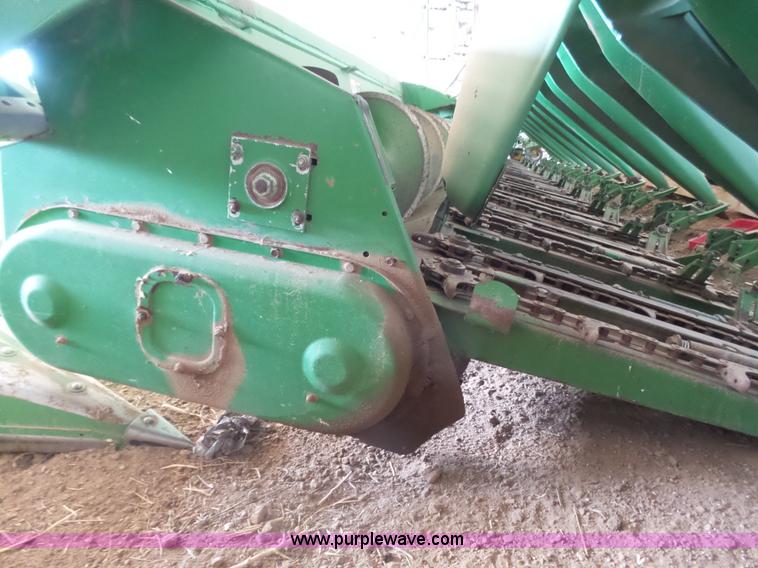 image for item K8442 John Deere 1293 corn head