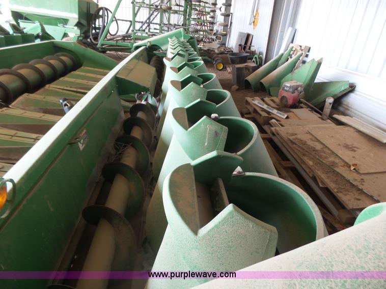 image for item K8442 John Deere 1293 corn head
