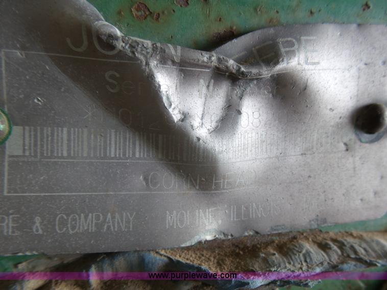 image for item K8442 John Deere 1293 corn head