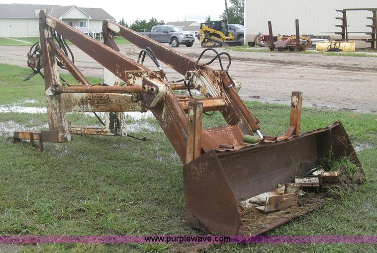 image for item L3841 Great Bend 900 loader