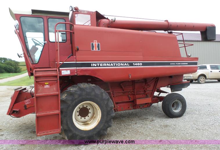 image for item L4009 1981 International 1460 Axial-Flow combine