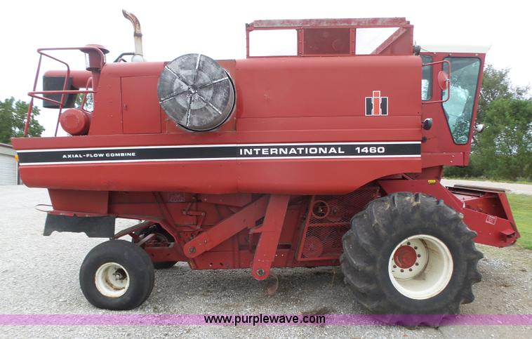 image for item L4009 1981 International 1460 Axial-Flow combine