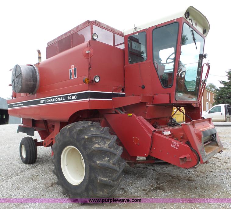 image for item L4009 1981 International 1460 Axial-Flow combine