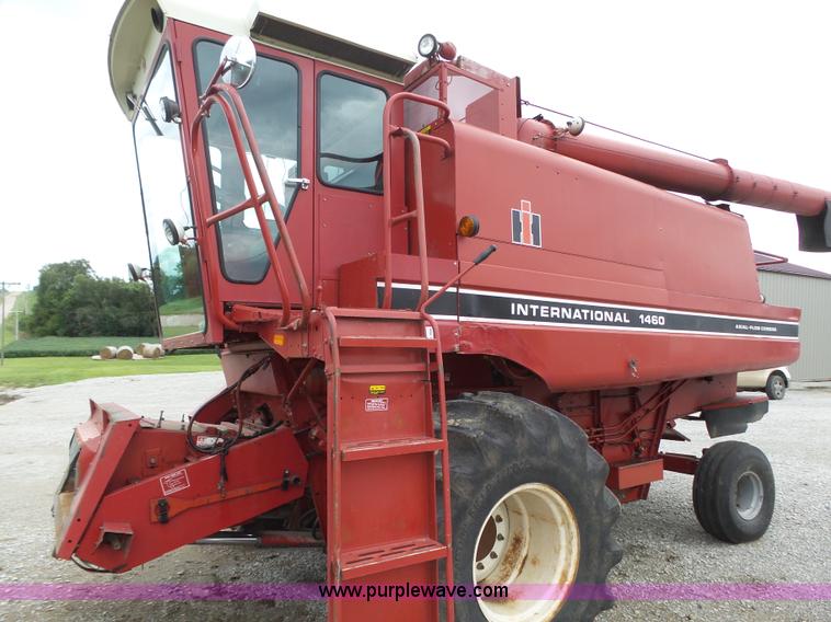 image for item L4009 1981 International 1460 Axial-Flow combine