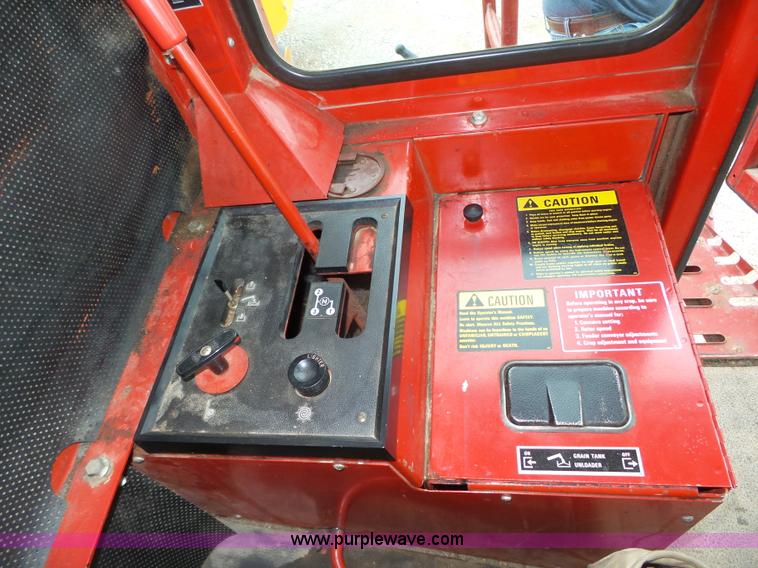 image for item L4009 1981 International 1460 Axial-Flow combine