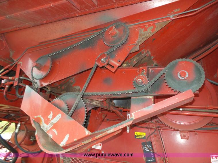 image for item L4009 1981 International 1460 Axial-Flow combine
