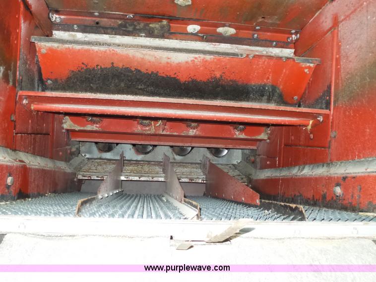 image for item L4009 1981 International 1460 Axial-Flow combine