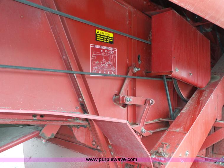image for item L4009 1981 International 1460 Axial-Flow combine