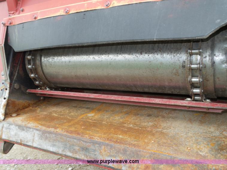 image for item L4009 1981 International 1460 Axial-Flow combine