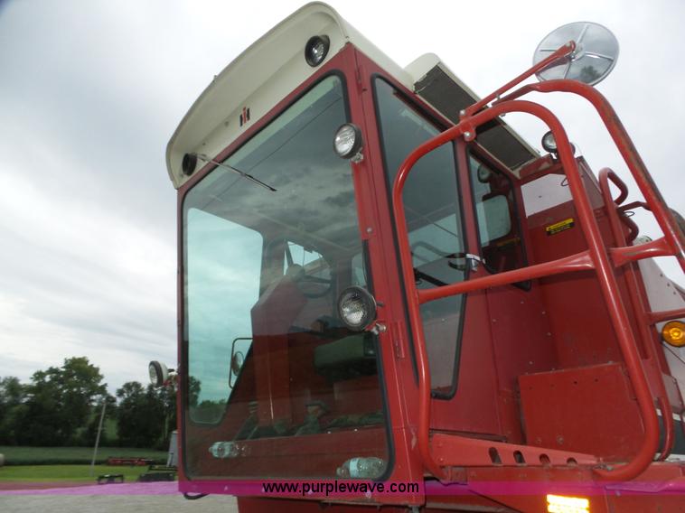 image for item L4009 1981 International 1460 Axial-Flow combine