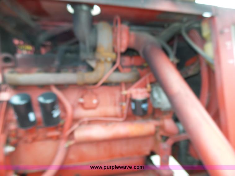 image for item L4009 1981 International 1460 Axial-Flow combine