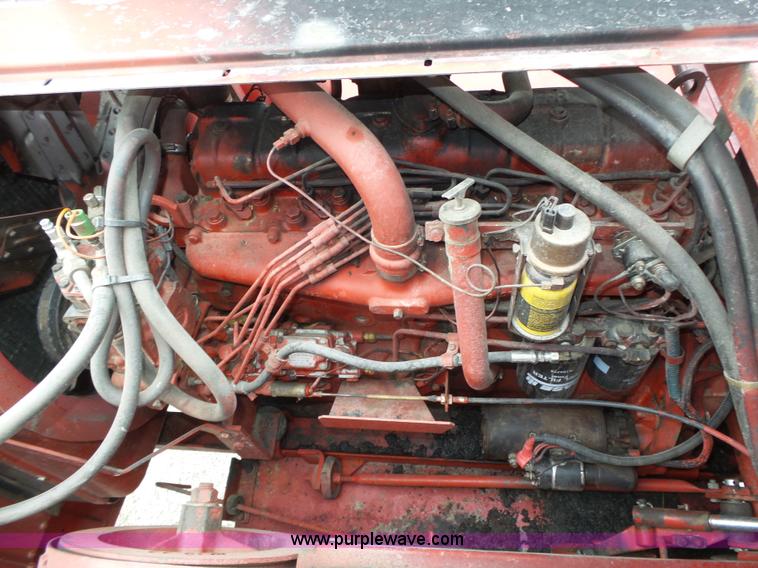 image for item L4009 1981 International 1460 Axial-Flow combine