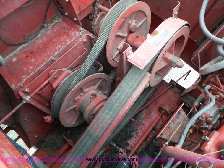 image for item L4009 1981 International 1460 Axial-Flow combine