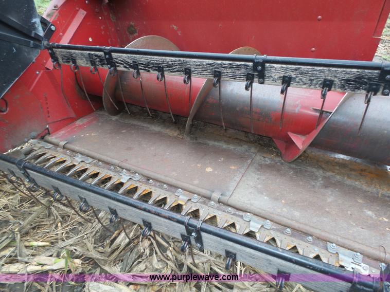 image for item L4009 1981 International 1460 Axial-Flow combine