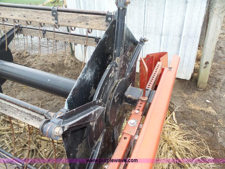 image for item L4009 1981 International 1460 Axial-Flow combine