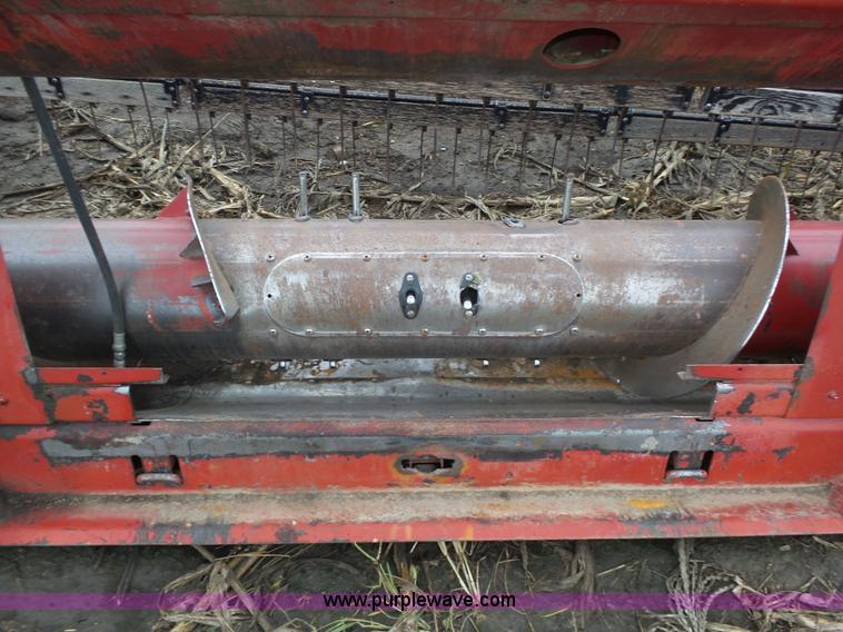 image for item L4009 1981 International 1460 Axial-Flow combine