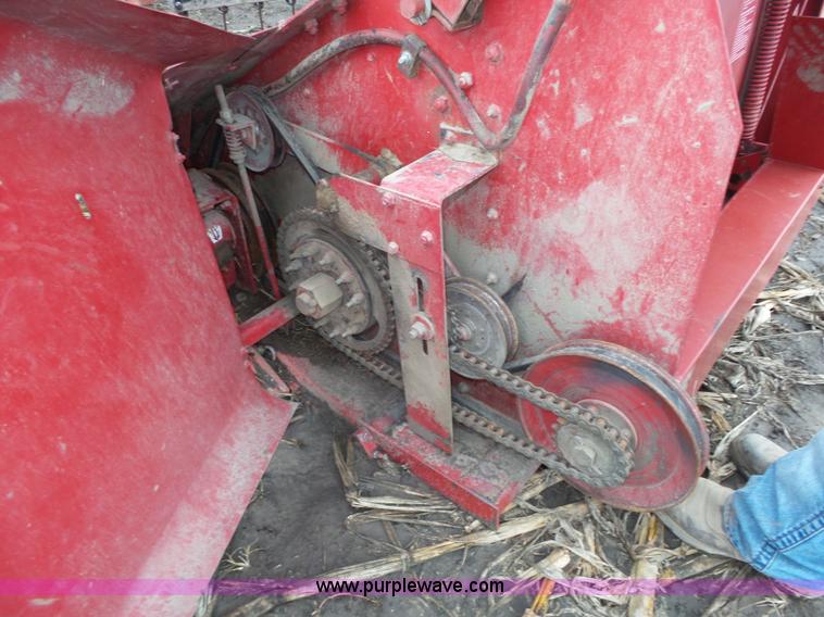 image for item L4009 1981 International 1460 Axial-Flow combine