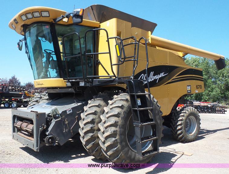 image for item L4959 2007 Challenger 670 RWA combine