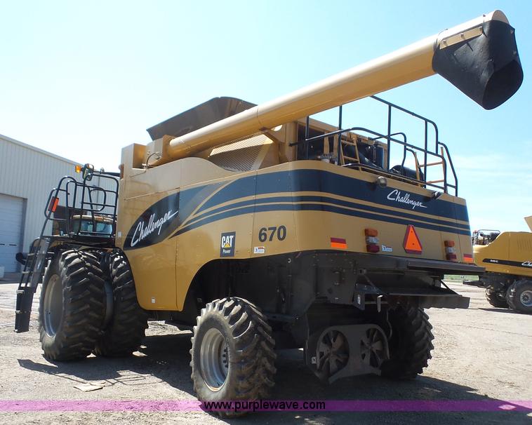 image for item L4959 2007 Challenger 670 RWA combine