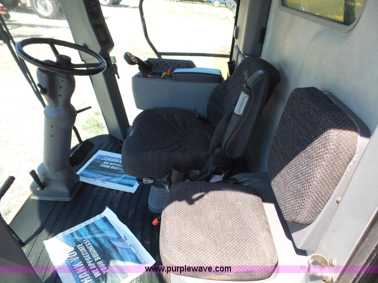 image for item L4959 2007 Challenger 670 RWA combine