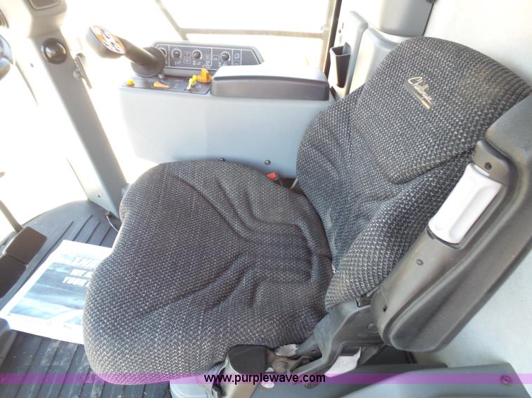 image for item L4959 2007 Challenger 670 RWA combine