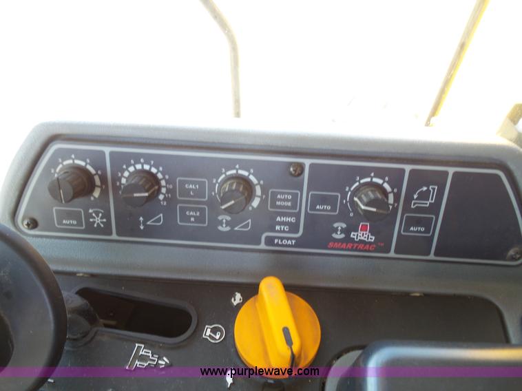 image for item L4959 2007 Challenger 670 RWA combine