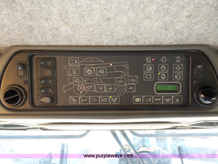 image for item L4959 2007 Challenger 670 RWA combine