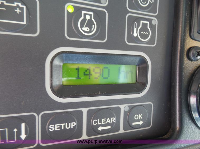 image for item L4959 2007 Challenger 670 RWA combine