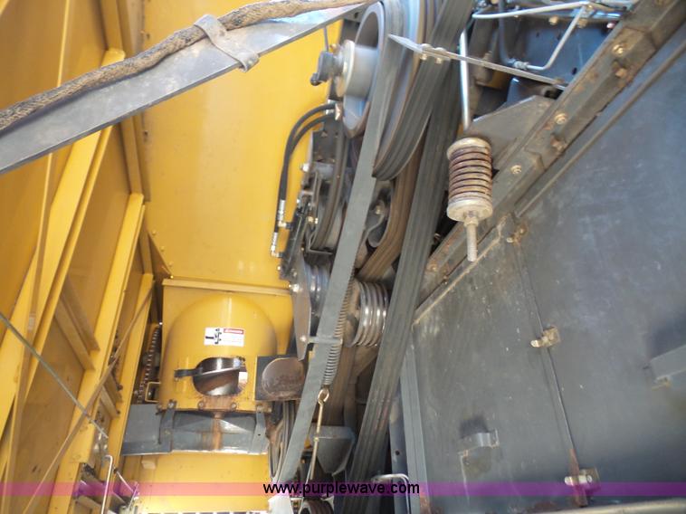 image for item L4959 2007 Challenger 670 RWA combine