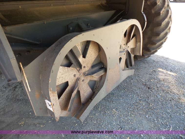 image for item L4959 2007 Challenger 670 RWA combine