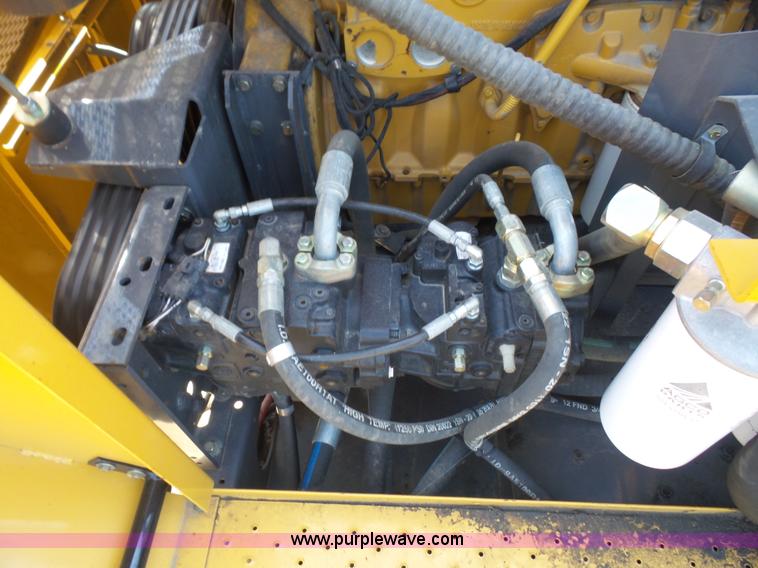 image for item L4959 2007 Challenger 670 RWA combine