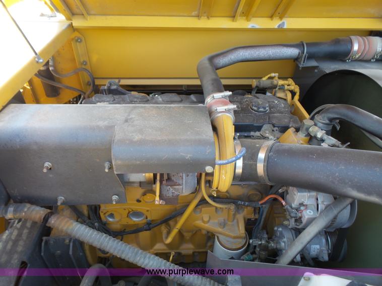 image for item L4959 2007 Challenger 670 RWA combine