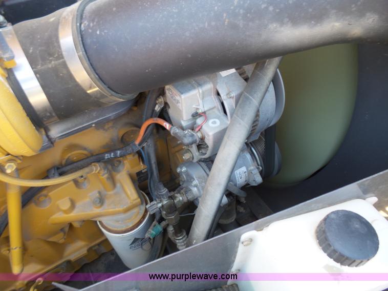 image for item L4959 2007 Challenger 670 RWA combine