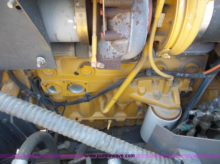 image for item L4959 2007 Challenger 670 RWA combine