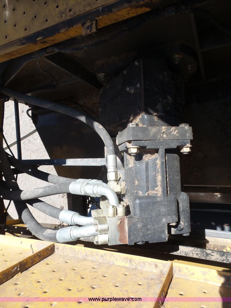 image for item L4959 2007 Challenger 670 RWA combine